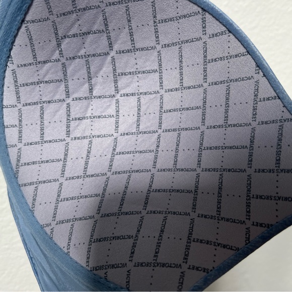 Blue Victoria’s Secret Padded Perfect Coverage Bra Underwire - Picture 4 of 10